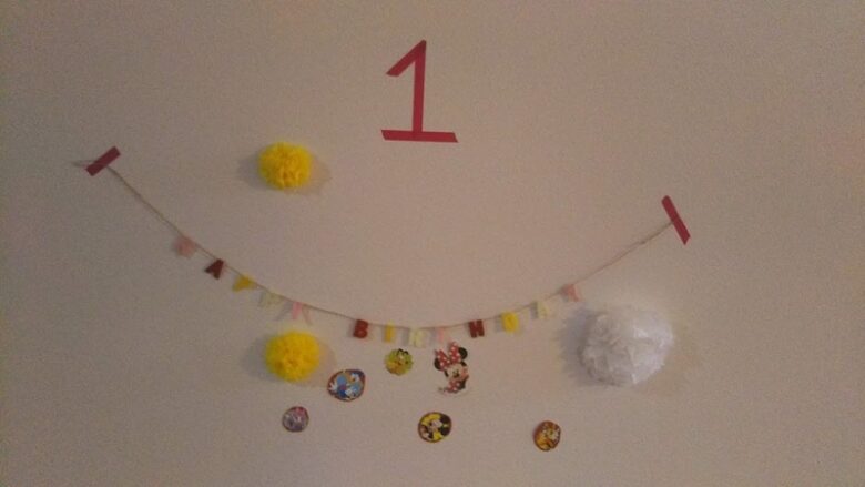 1歳誕生日の壁飾り